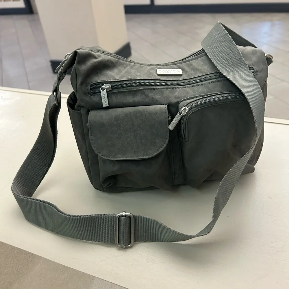 Baggallini Charcoal Messenger Bag Preowned very light wear